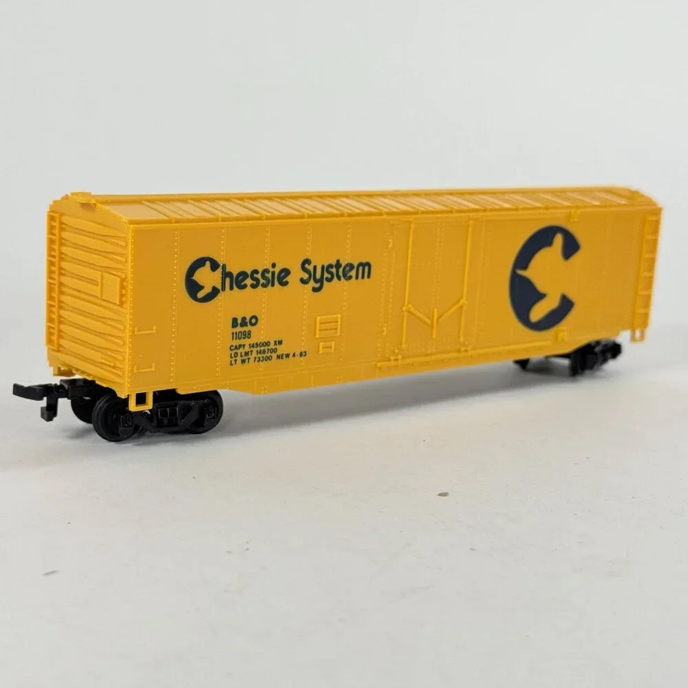 Vintage Bachmann HO Chessie System B&O 11098 Steel Plug Door Box Car Train